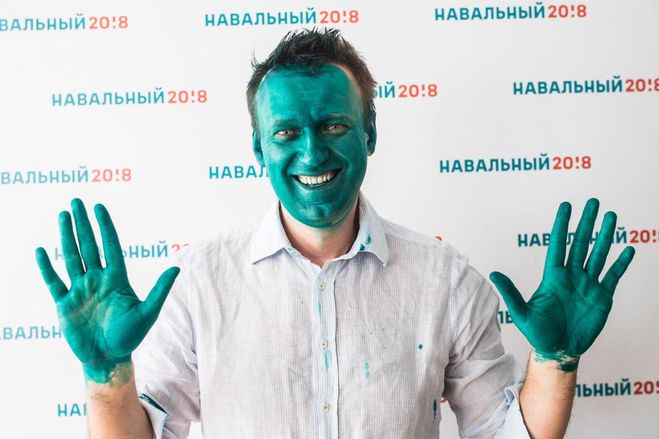 Навальный облит зеленкой.