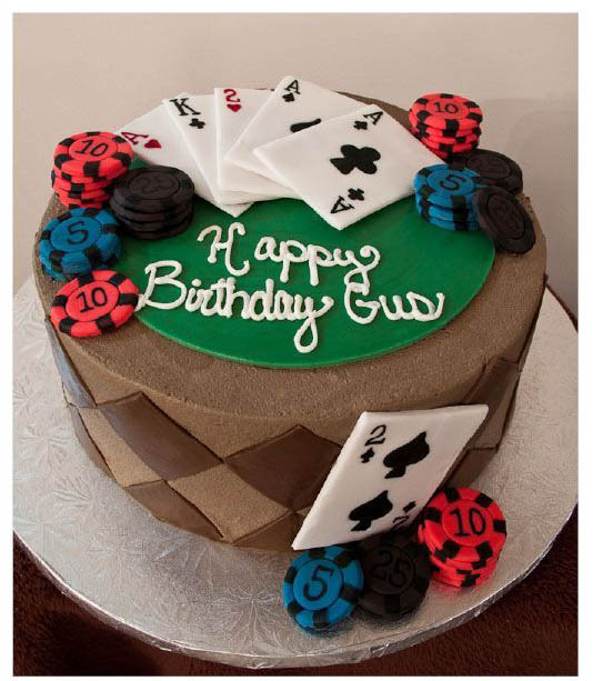торт в стиле "казино" с "покерными фишками" из мастики