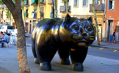Памятник коту в Барселоне