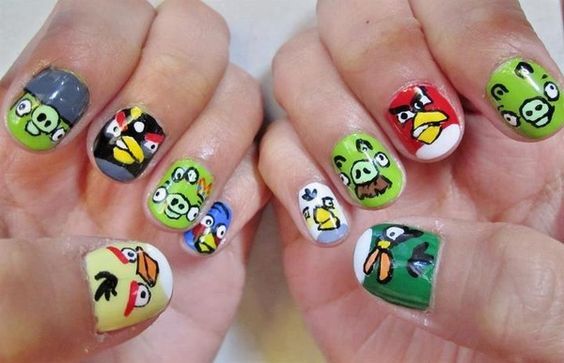 рисунок на ногтях  Angry Birds