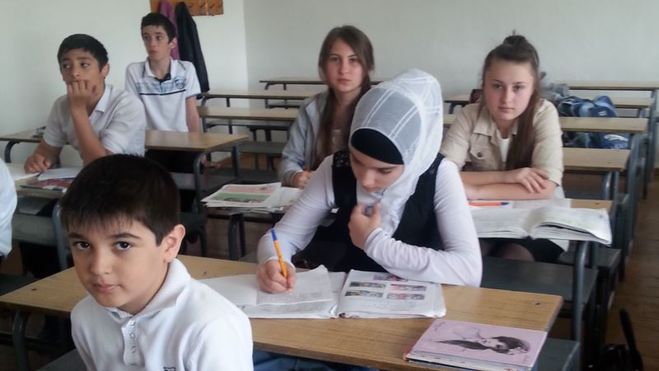 школьницы в хиджабе