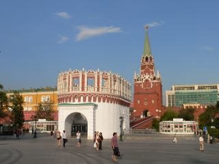 Троицкая и Кутафья башни Московского Кремля