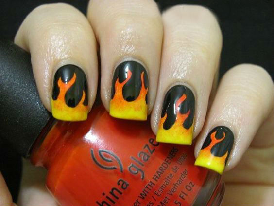рисунок с огнем на ногтях