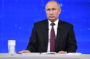 Как найти женщину, вставшую на колени перед Путиным, за что ему стыдно?