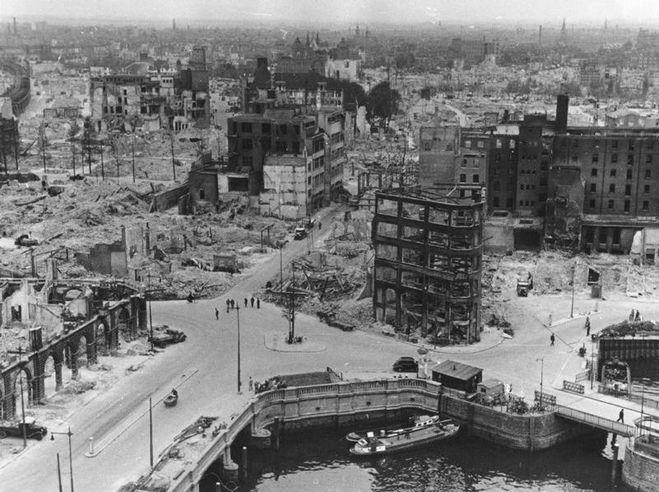 бомбардировка Роттердама.