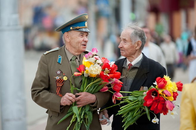 цветы ветеранам 9 мая