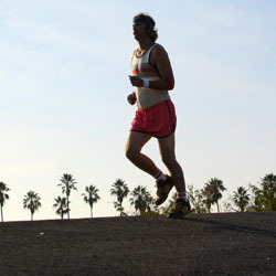 картинка толстого бегущего человека