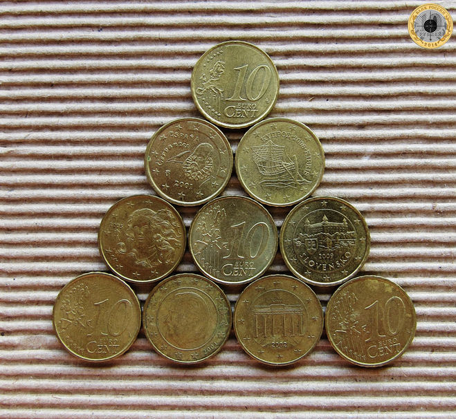 Десять монет по десять евроцентов
