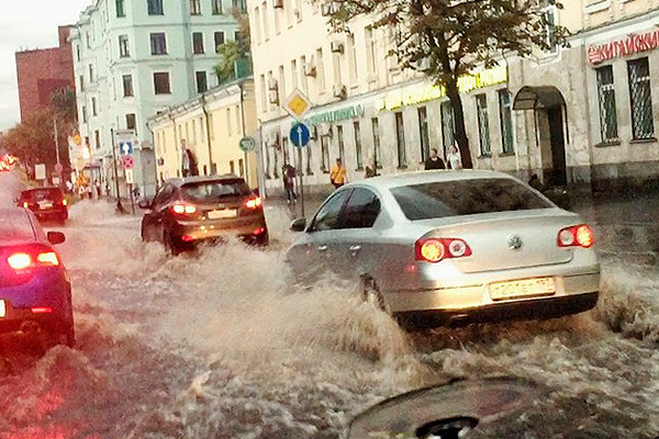 Москва; Ливни; Потоп; Москва тонет; Канализация