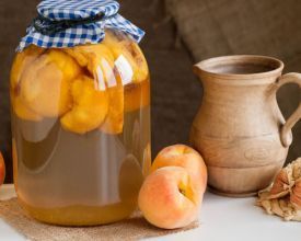 Сколько сахара нужно на 3-литровую банку компота из персиков?