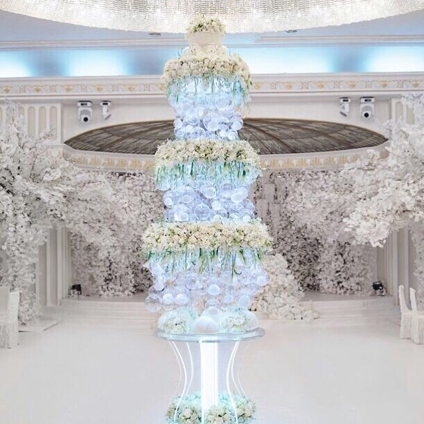 Какой торт был на свадьбе Ксении Бородиной и Курбана Омарова?