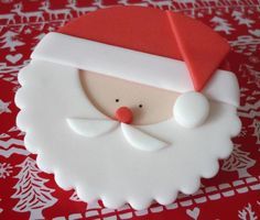 Дед Мороз из полимерной мастики
