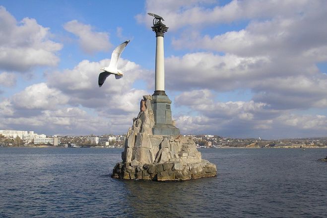 Севастополь - Памятник затопленным кораблям