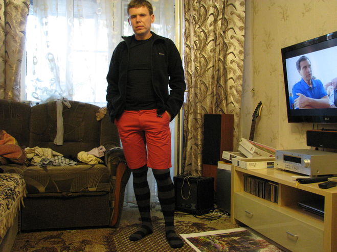 Мужские шорты с мужскими колготками Emilio Cavallini чуть выше колена