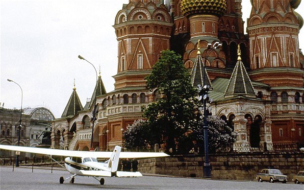 гражданский самолет на Красной площади, инцидент на Красной площади