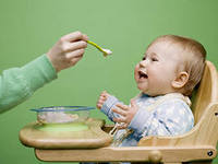 9 месячного малыша нужно кормить с интервалом 4 часа