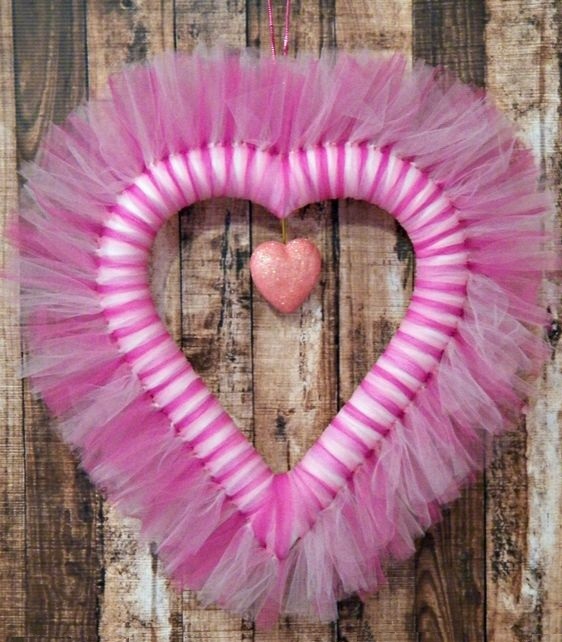 венок-сердце на день святого валентина из органзы