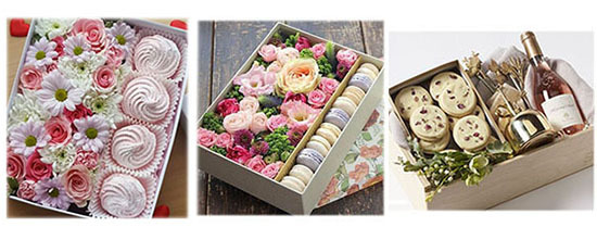 подарочный набор женщинам на 8 марта с цветами и сладостями