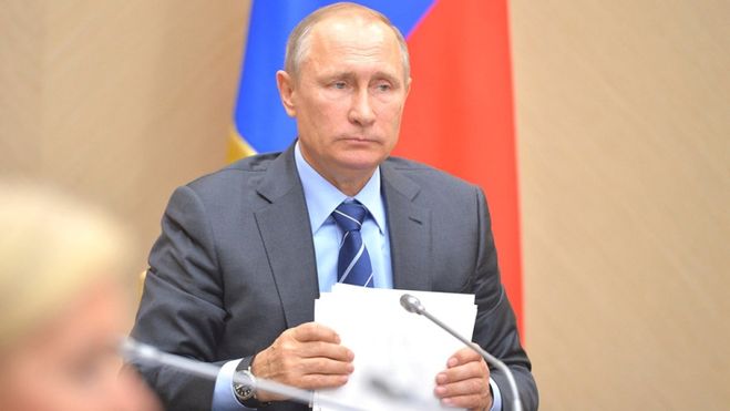 Президент России Владимир Путин освободил от руководящих должностей сотрудников управделами делами президента, ФСБ, Минобороны и МВД