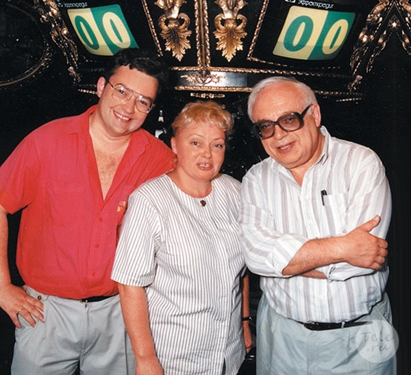 Борис Крюк с мамой Наталией Стеценко и Владимиром Ворошиловым.