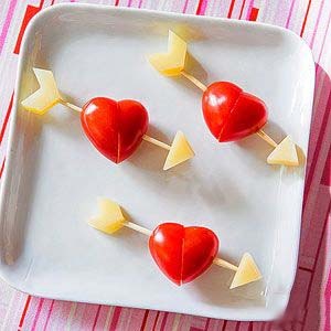 сердечко-валентинка с помидорчиками