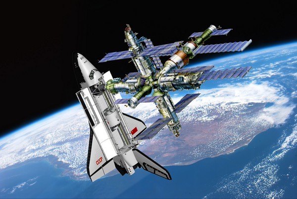 Орбитальная станция и корабль "Буран"