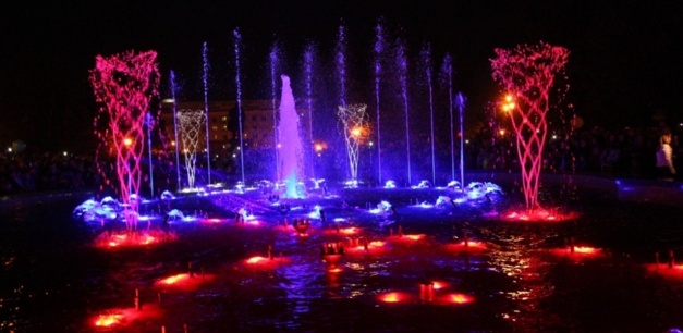 светомузыкальный фонтан в Челябинске, площадь Революции