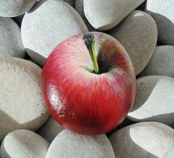 поделка раскрашивание камней яблоко