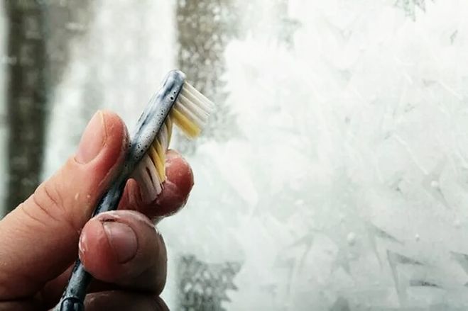 снежинка зубной пастой
