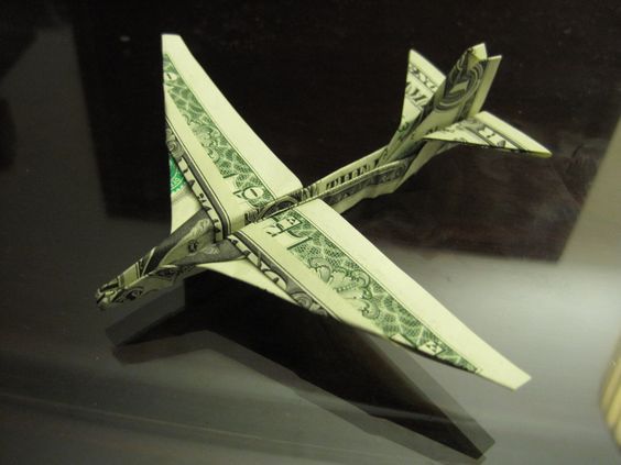 самолет из долларов