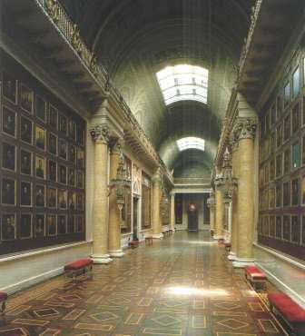 Героям этой войны посвящена галерея в Эрмитаже,картины для которой были написаны английским художником Д.Доу по поручению Александра I