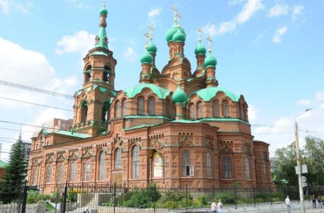 храм Святой Троицы в Челябинске фото
