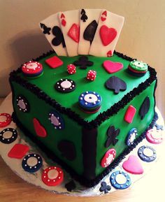 торт в стиле "казино" с "покерными фишками" из мастики