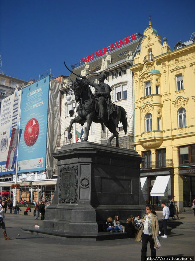 текст при наведении - Загреб, памятник бану Елачичу