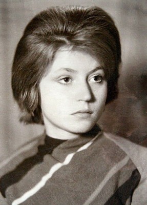 Молодая Новелла Матвеева