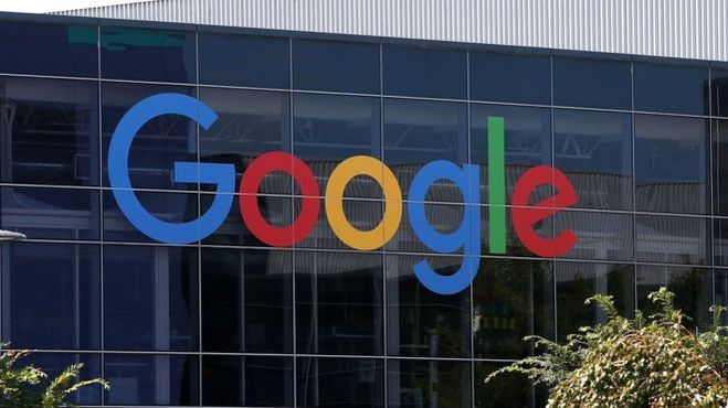 Компанию Google обвинили в "дискриминации белокожих мужчин консервативных взглядов".