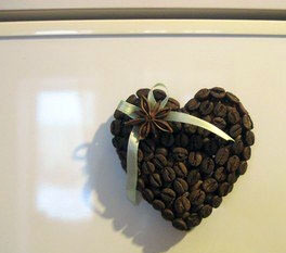 магнитик на холодильник в виде сердца из зерен кофе мастер-класс